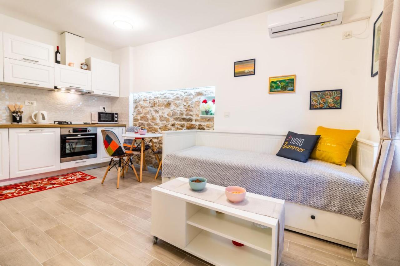 Studio Apartman Mirela Kastel Stafilic คาชเตลา ภายนอก รูปภาพ